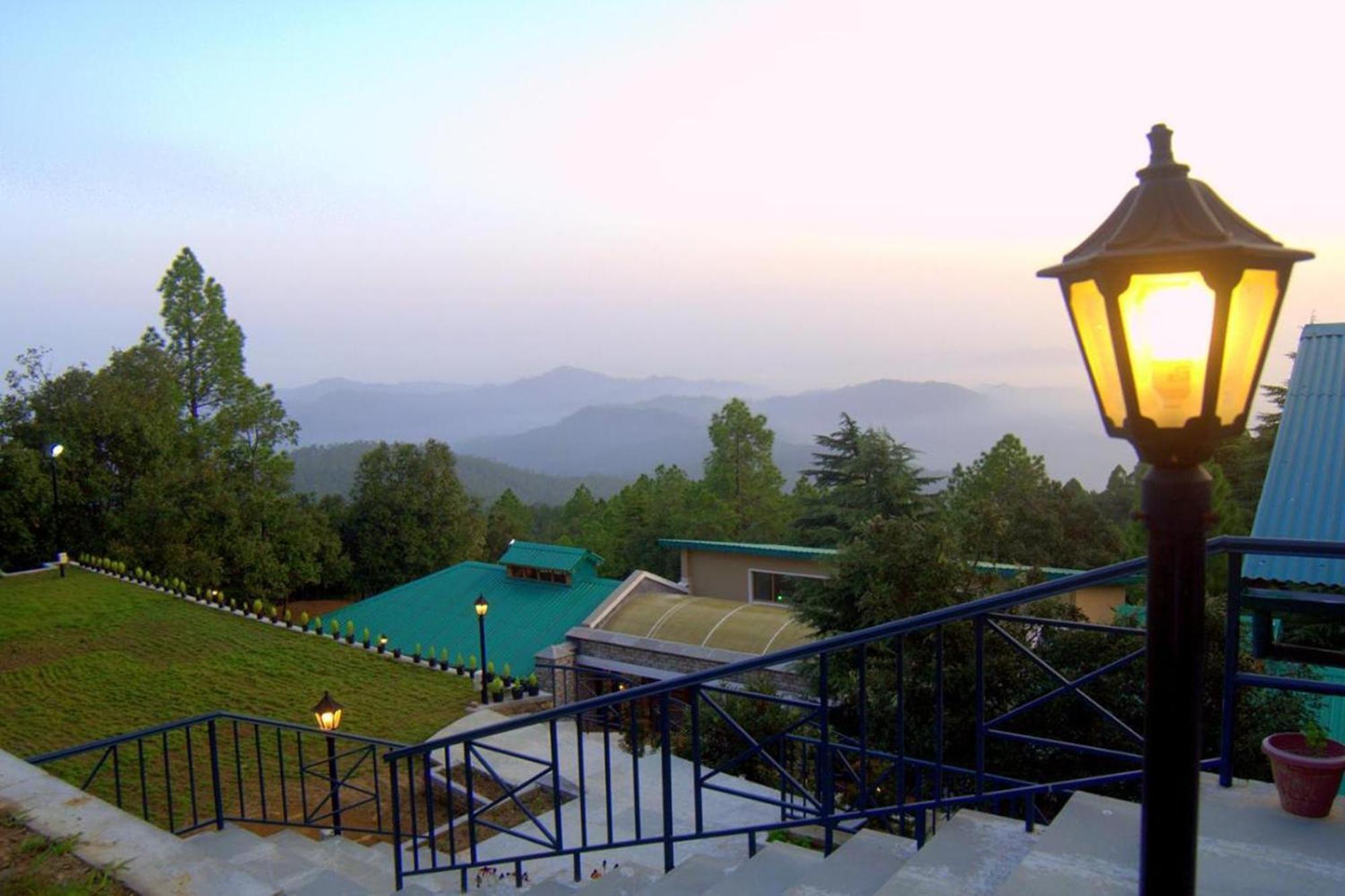 Blusalzz Escapade Anant Rasa Resort - Ranikhet Shitlakhet Εξωτερικό φωτογραφία